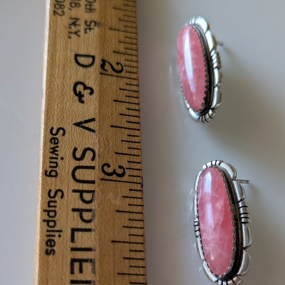Vintage Native American Pink Mother of Pearl Earrings - Picture 4 of 8